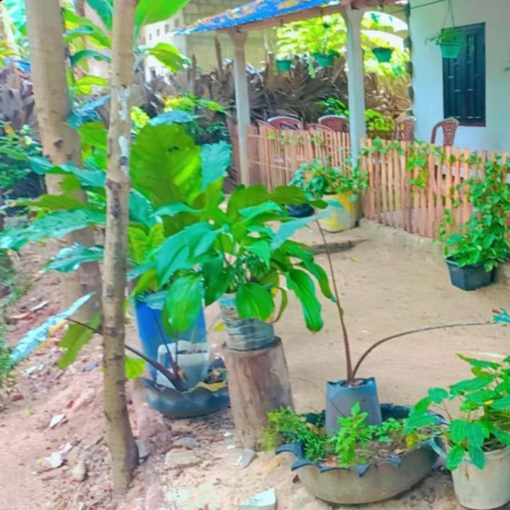 Nr Villa Nilaveli Exterior photo